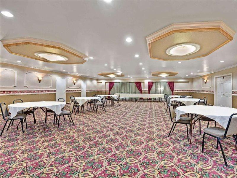 Inn At Atlantic City Hotel & Banquet Галуоей Екстериор снимка